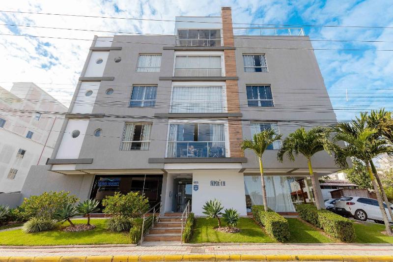 Apartamento com piscina e vista para montanha - image 25