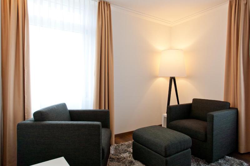 Deluxe Double Room image 3