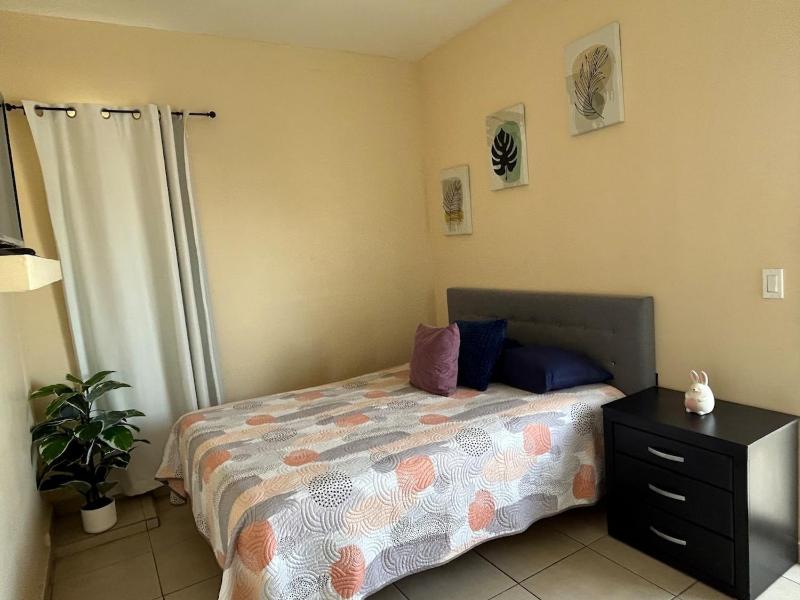 Estudio #5 a 5 min del malecon - image 2