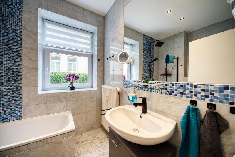 DresdenStay Löbtau 3 Schlafzimmer Kamin Balkon PS4 - image 14