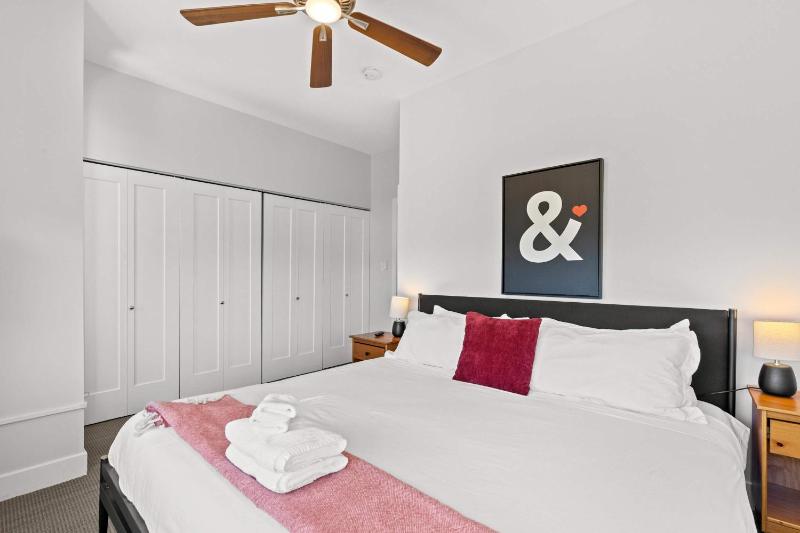 Beautiful Modern 3BR in the Grove ABODEbucks - image 16