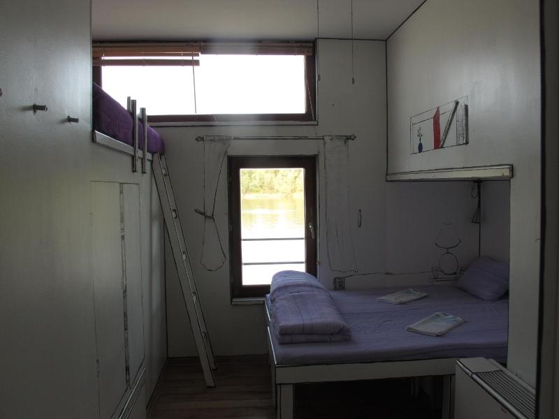 Triple Room with Private Bathroom - Floating Friends image 4