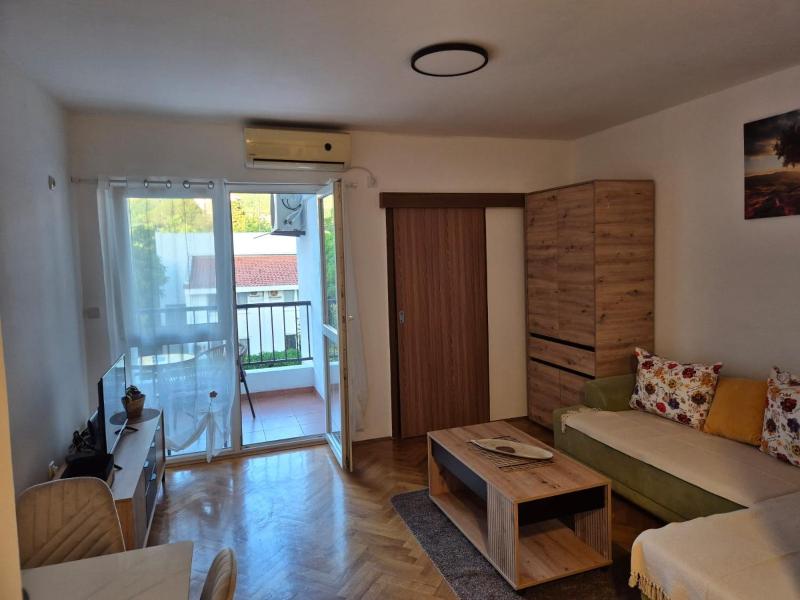 Nadja Apartment Bar - image 7