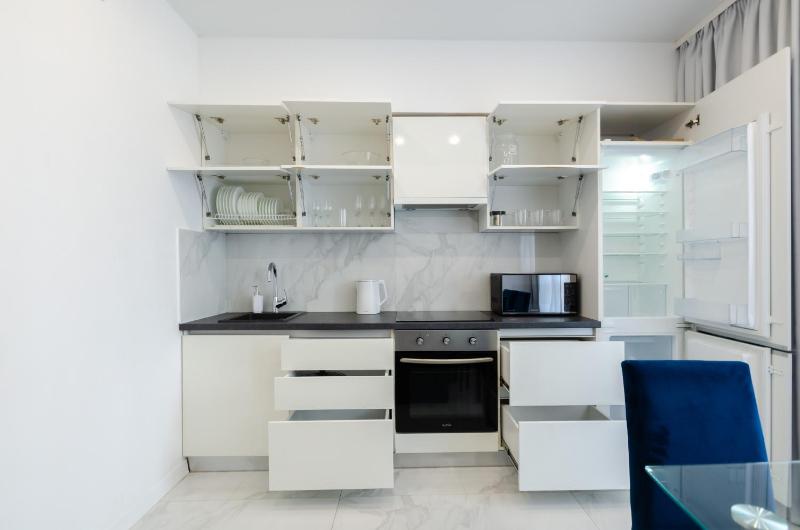 17-122 French Quarter 2 John McCain 1b Kyiv centre stunning city view 15 kW backup power Petrovdom Apartment - image 11