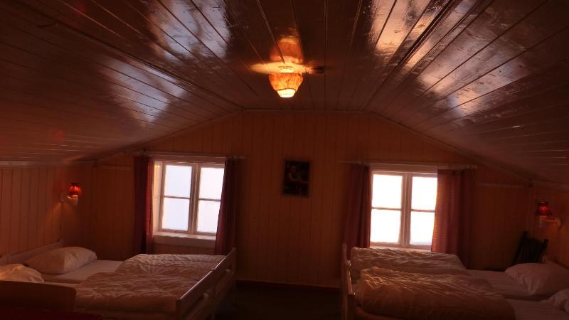 Cottage with Shared Bathroom (5 Adults) image 3