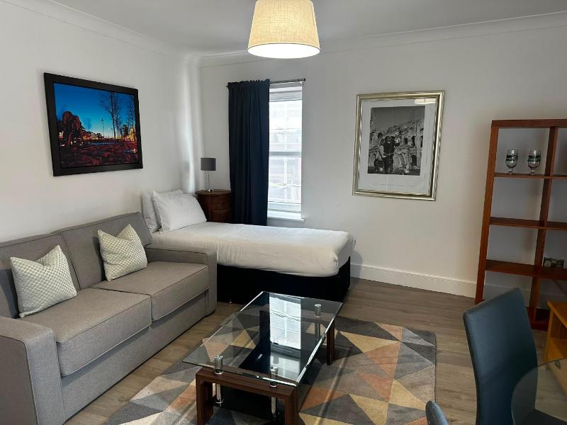 Parnell District Apartments - image 1