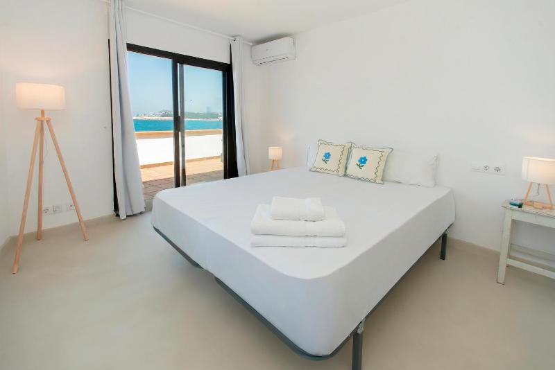 WELCS APARTAMENTO 274 EMP primera linea de mar - image 6
