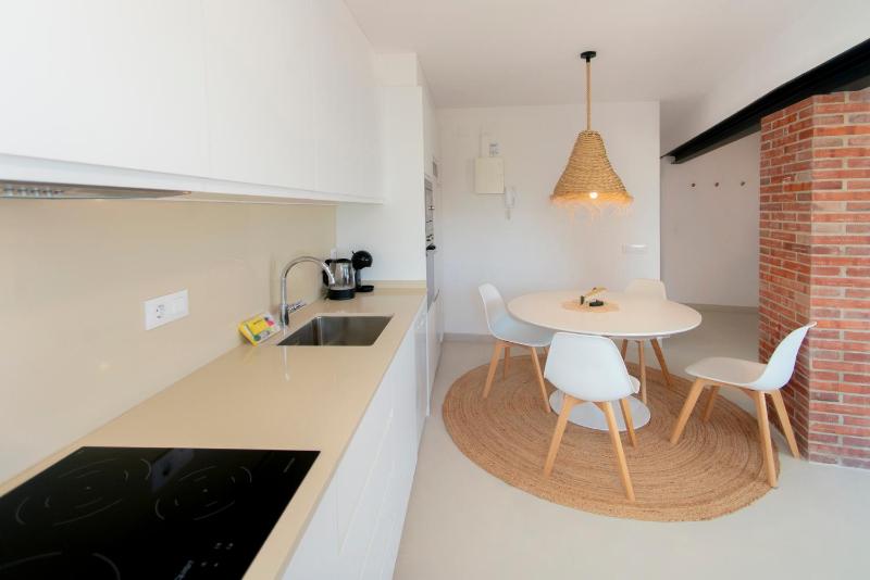 WELCS APARTAMENTO 274 EMP primera linea de mar - image 8