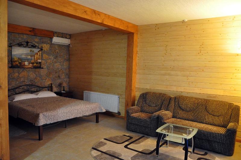 Deluxe Double Room with Shower image 3