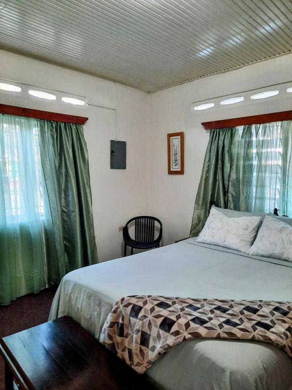 Eileens Place - image 4