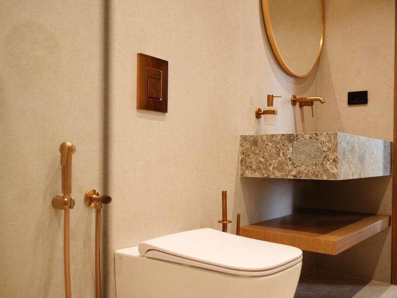 Greg Hotel - image 5