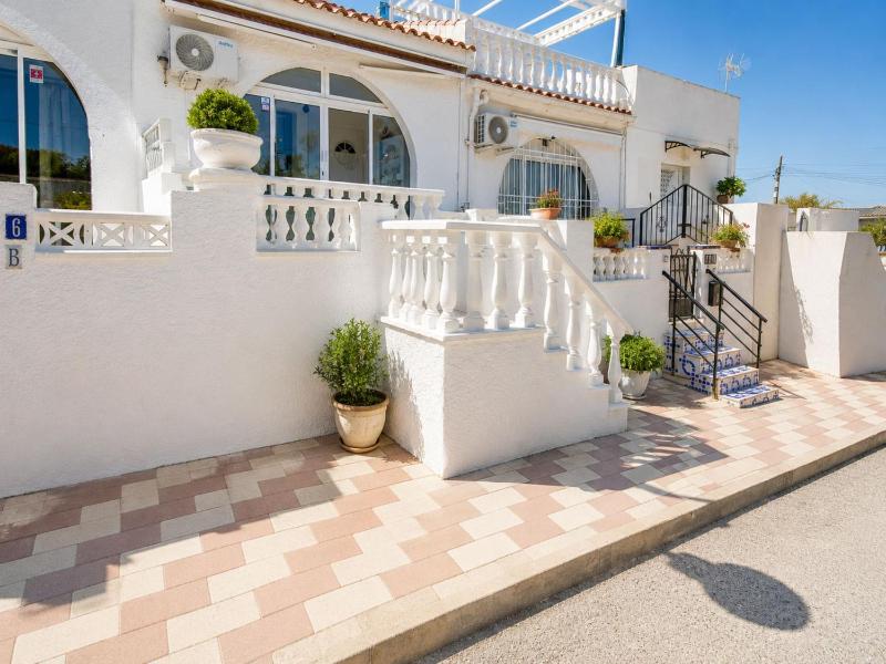 Your charming home in La Siesta - image 14