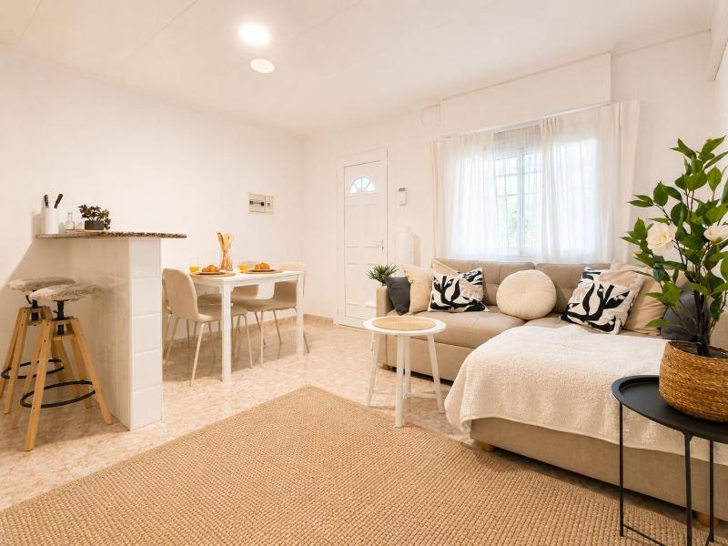 Your charming home in La Siesta - image 3