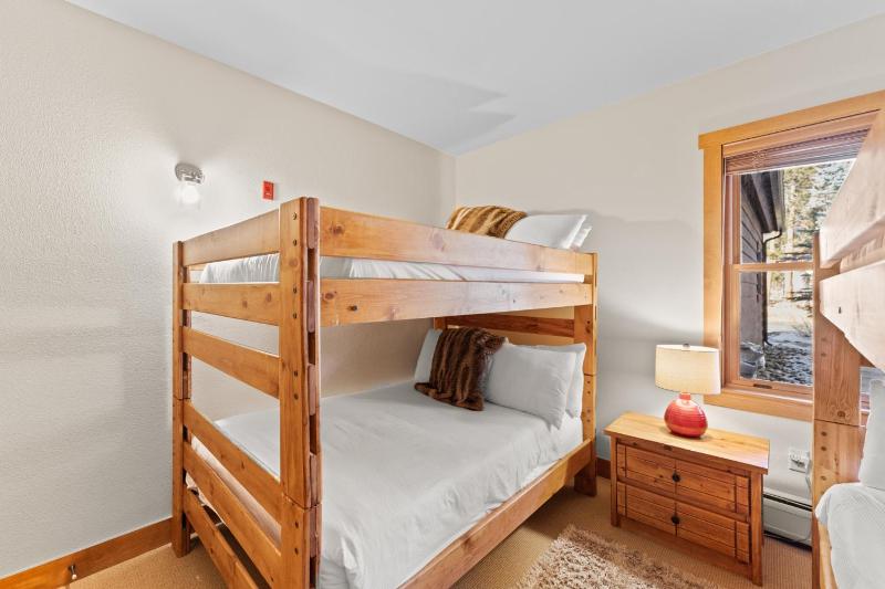 Red Hawk Townhome #2327 ; 2 100 - image 37