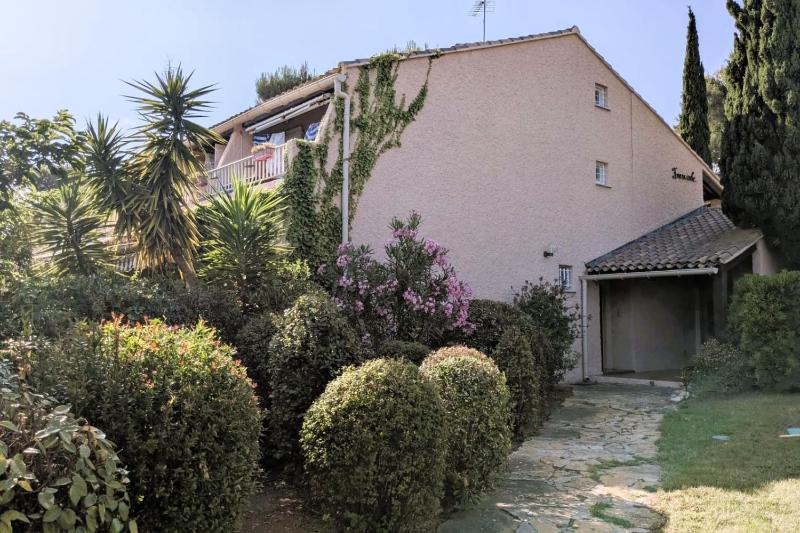 Apartment with terrace near the sea - image 14