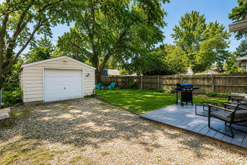 The Primrose Cottage Pet Friendly Private Yard - image 4