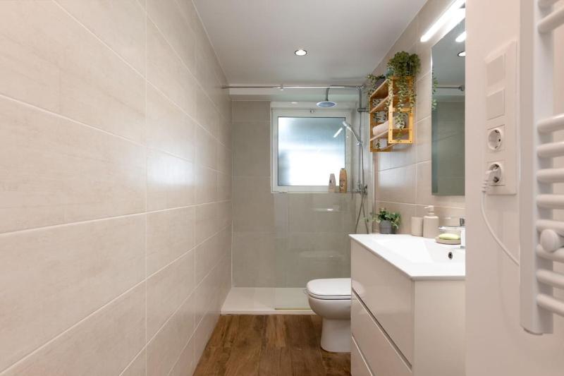 Oasis - Bright 2BR Apartment with Balcony Sitges - image 17