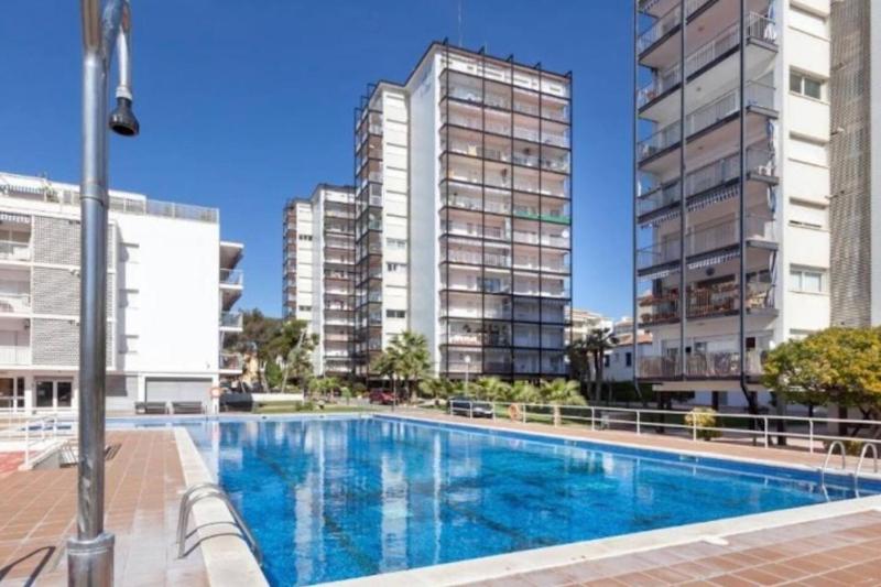 Oasis - Bright 2BR Apartment with Balcony Sitges - image 7
