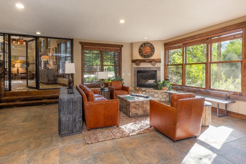 2 Bedrooms - image 16