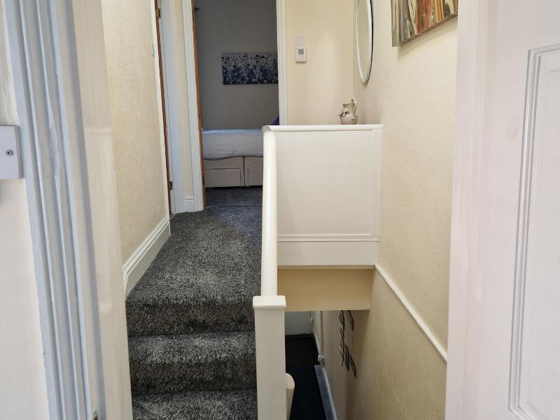 18 Howard Street - image 15