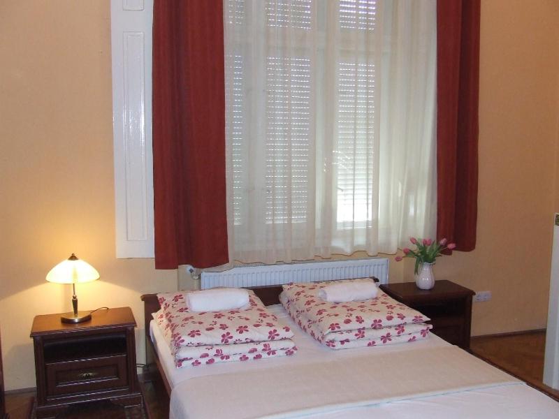 Double or Twin Room image 2