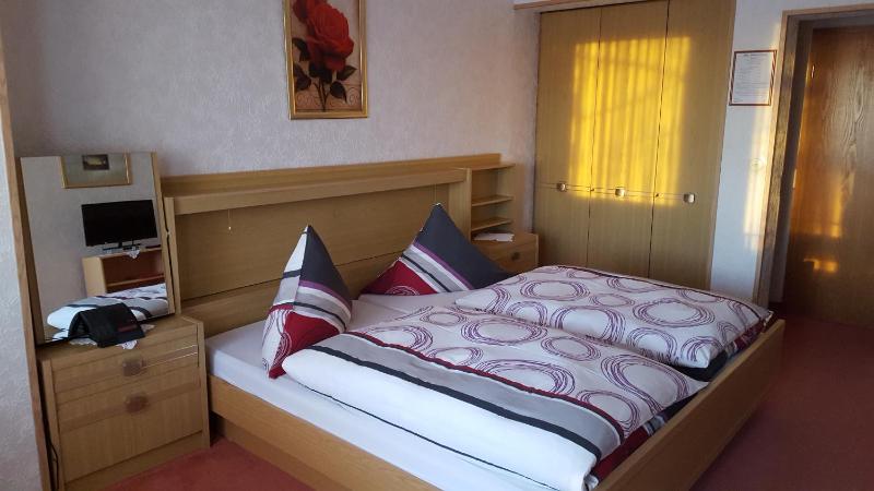 Double Room image 4