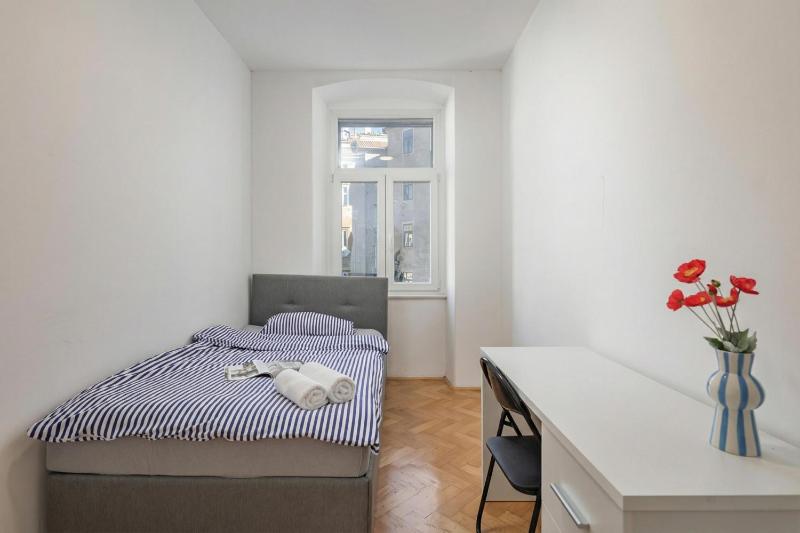 4-Bedroom City Apartment Anna - Happy Rentals - image 21
