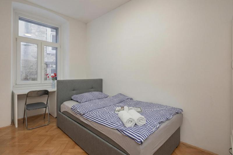 4-Bedroom City Apartment Anna - Happy Rentals - image 25