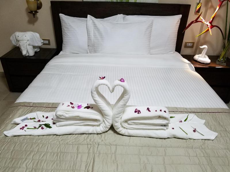 Murex Plaza Hotel & Suites - image 10
