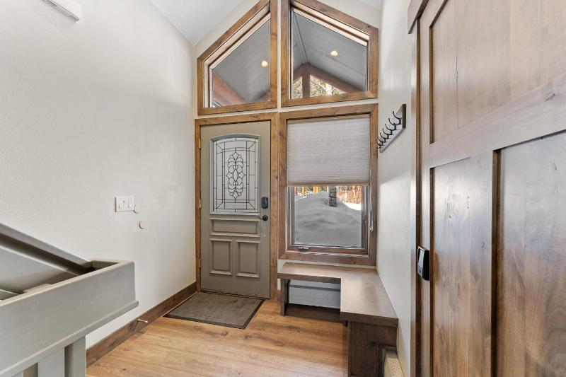 4 Bedrooms - image 48