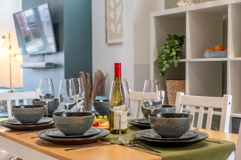 Stunning 3-Bedroom Luxury House in North End Portsmouth Pet Friendly Perfect of Groups with Private Parking SUMMER SPECIAL OFFER by Blue Puffin Stays - image 13