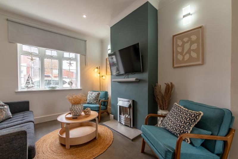 Stunning 3-Bedroom Luxury House in North End Portsmouth Pet Friendly Perfect of Groups with Private Parking SUMMER SPECIAL OFFER by Blue Puffin Stays - image 43