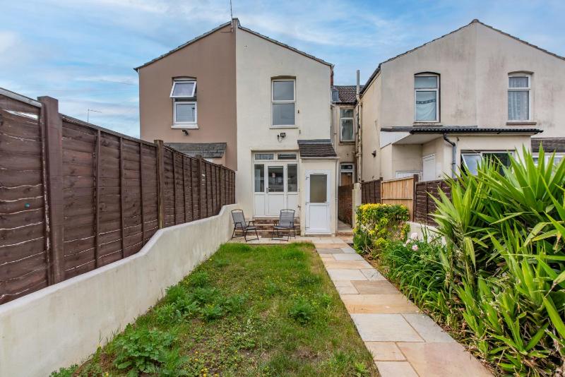 Stunning 3-Bedroom Luxury House in North End Portsmouth Pet Friendly Perfect of Groups with Private Parking SUMMER SPECIAL OFFER by Blue Puffin Stays - image 24