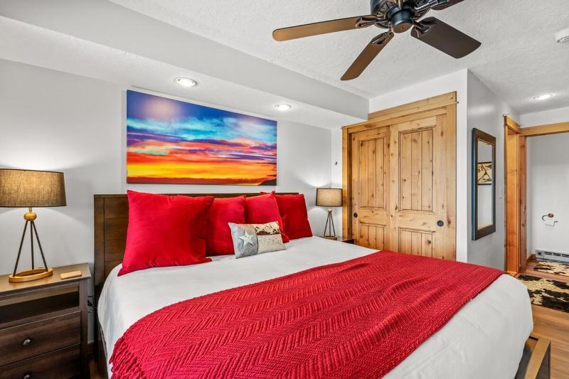 Bear Claw 514 - True Ski-in Ski-out Access Amazing Slope Views & Winter Shuttle! - image 30
