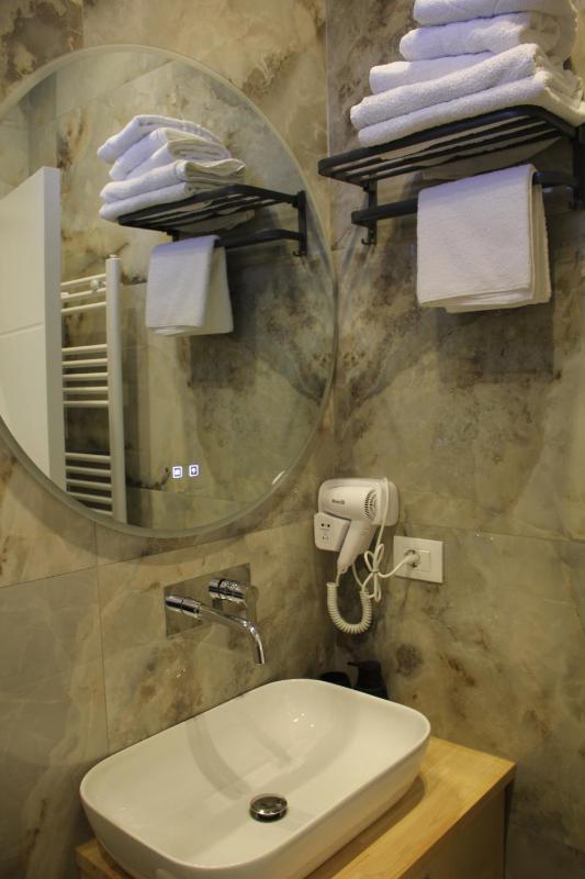 Lazari S Apartments - image 12