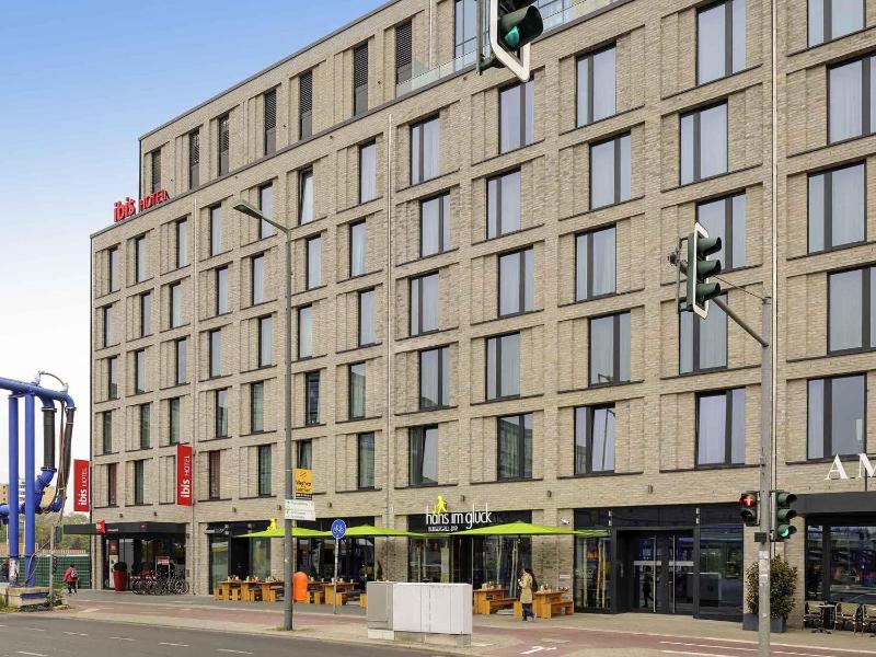 Ibis Berlin Hauptbahnhof - image 1