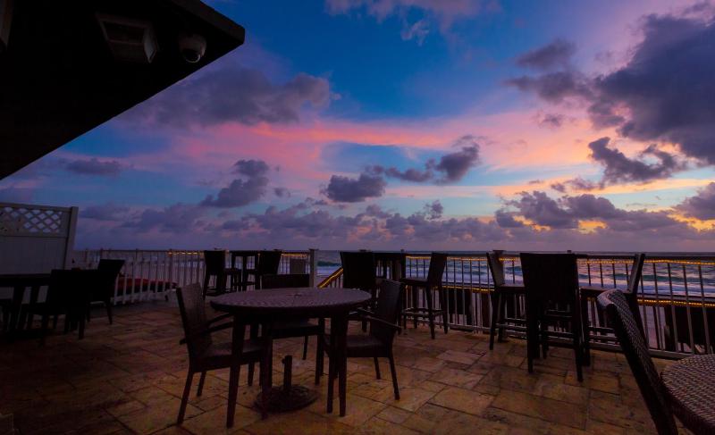 Sun Tower Hotel & Suites on the Beach - image 7