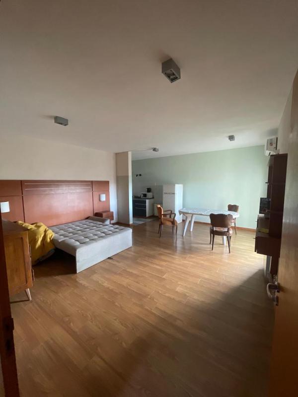 Un refugio íntimo Anexo en planta alta - image 15