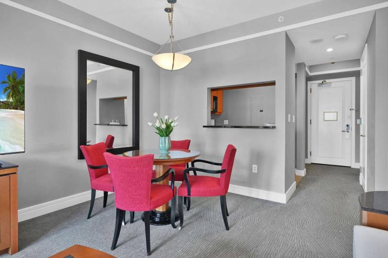 Luxury 1BR at Four Seasons Brickell - image 6