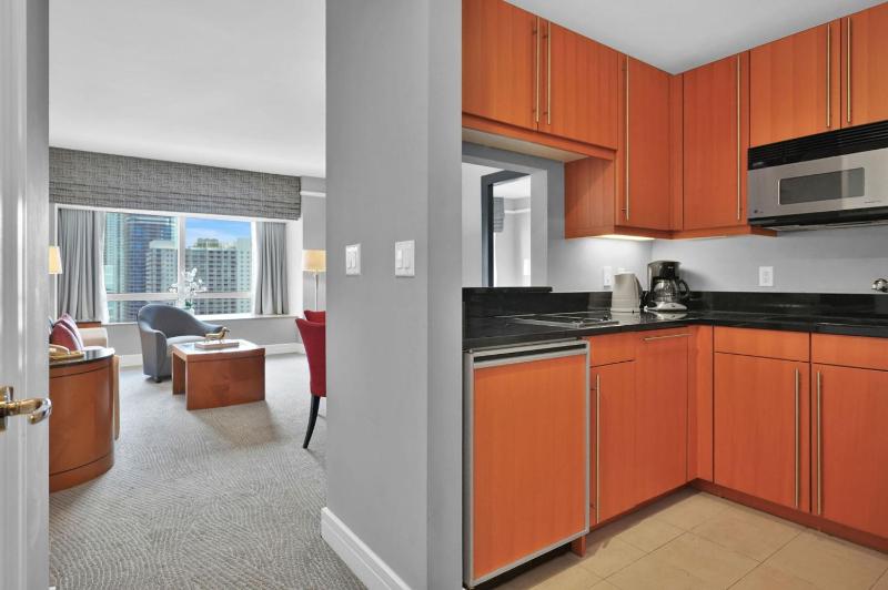 Luxury 1BR at Four Seasons Brickell - image 13
