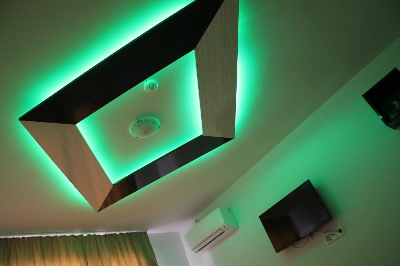 Double Room with Balcony image 3