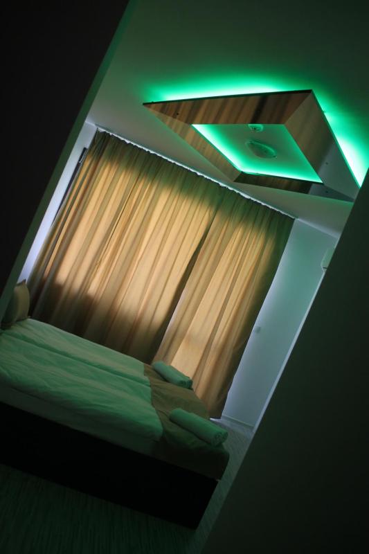 Double Room with Balcony image 4