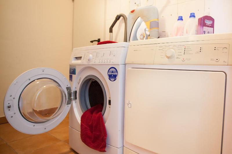 Four-Bedroom Apartment (10 Adults) image 3