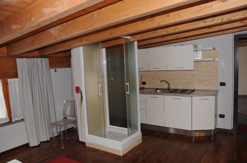 Studio Apartment image 2