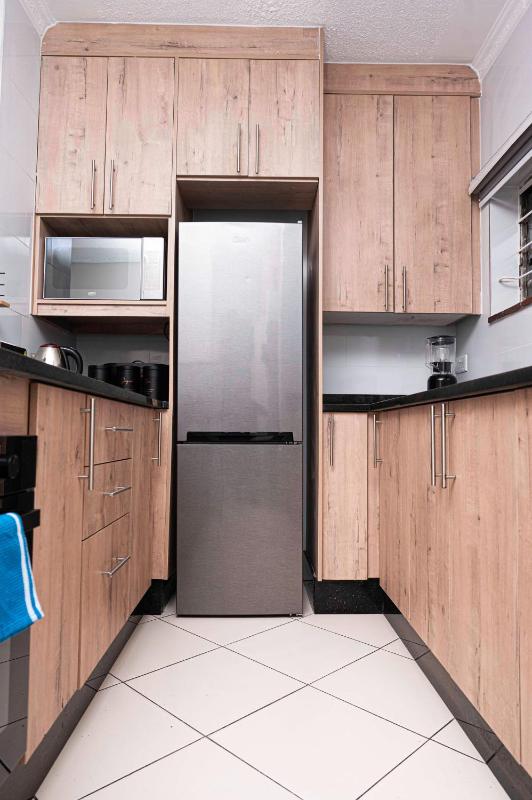 Stylish Apartment in Avenues - image 13