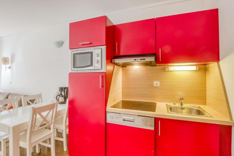 Flat With Swimming Pool Near The Beach - image 6
