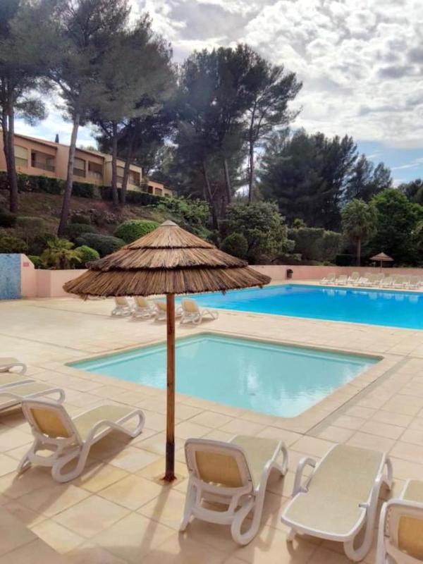 Flat With Swimming Pool Near The Beach - image 7