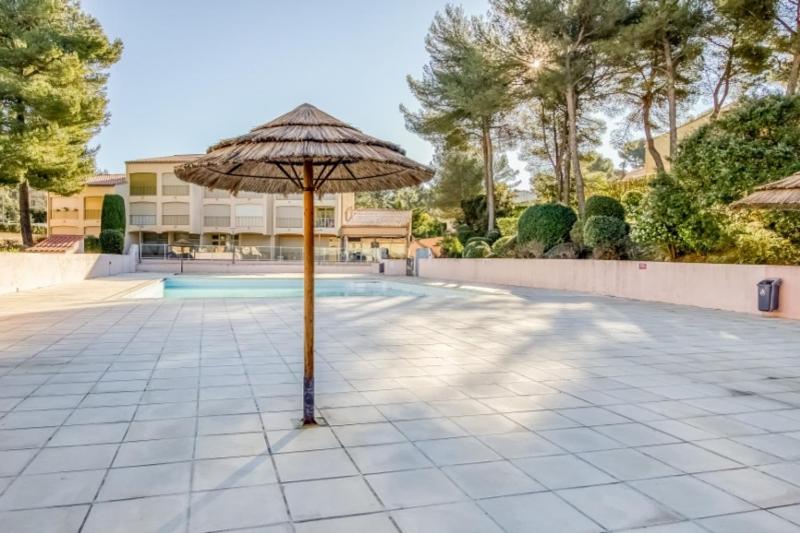 Flat With Swimming Pool Near The Beach - image 20