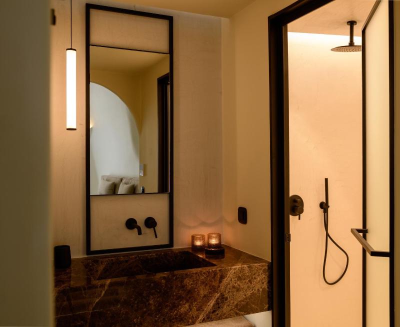 Avelora Suites - image 11