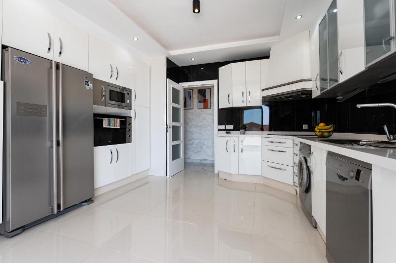 MalagaSuite Villa Riviera Mijas Pearl - image 17
